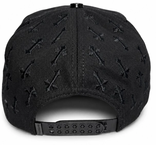 Gorra Cruces Pequeñas, detalle del bordado